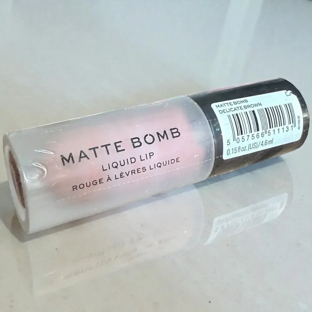 Makeup Revolution Matte Bomb Creamy Velvet Finish Liquid Lipstick Delicate Brown